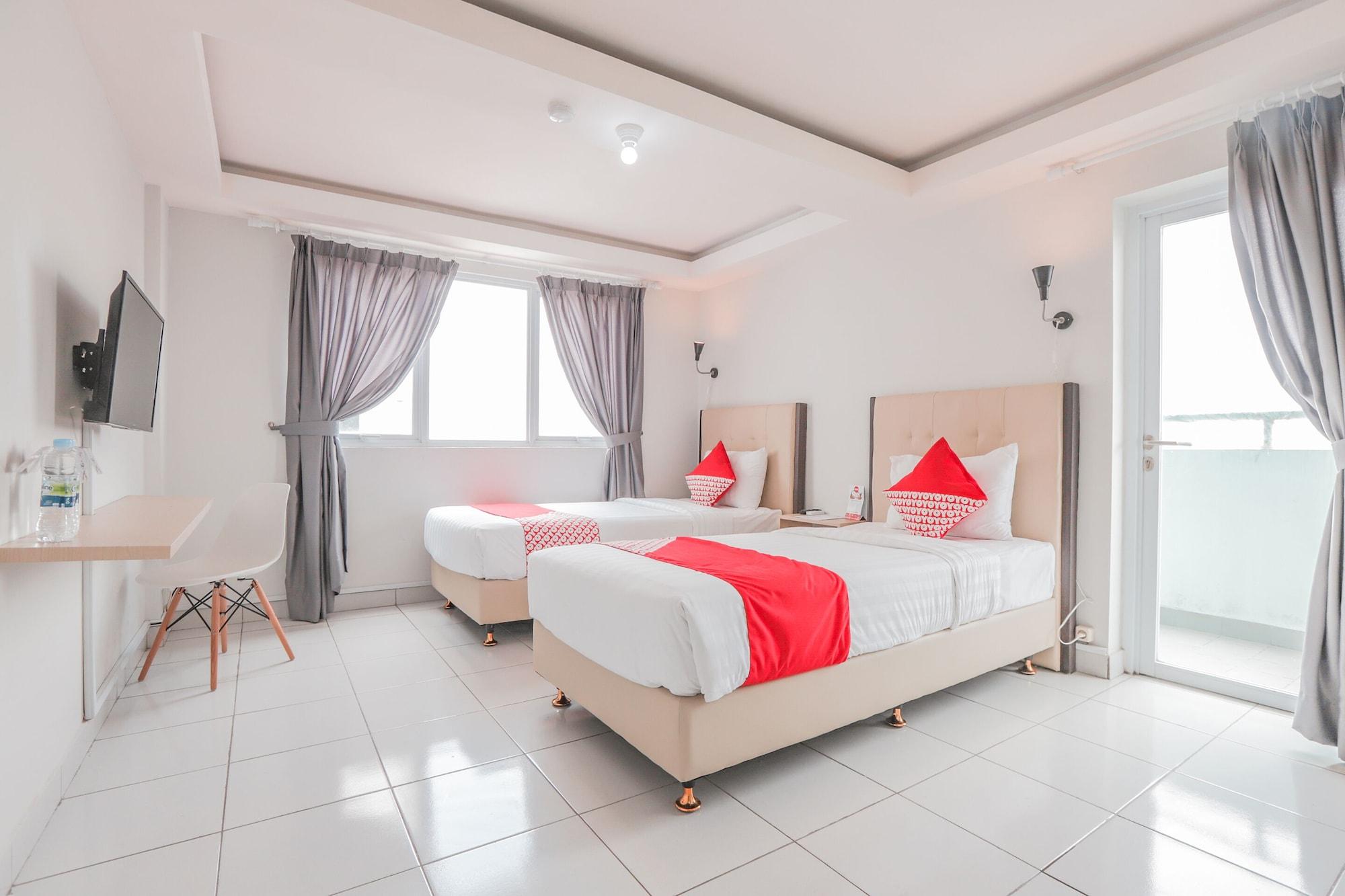Flagship 210 Amethyst Kemayoran Giacarta Esterno foto