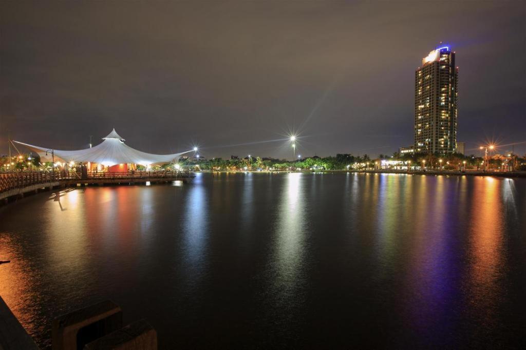 Flagship 210 Amethyst Kemayoran Giacarta Esterno foto